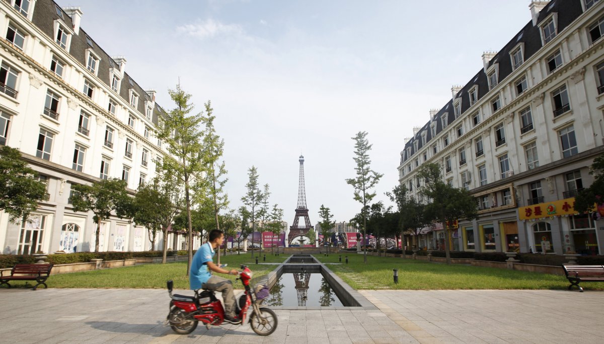 Street view of Paris in China